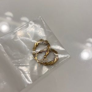 Small gold hoops